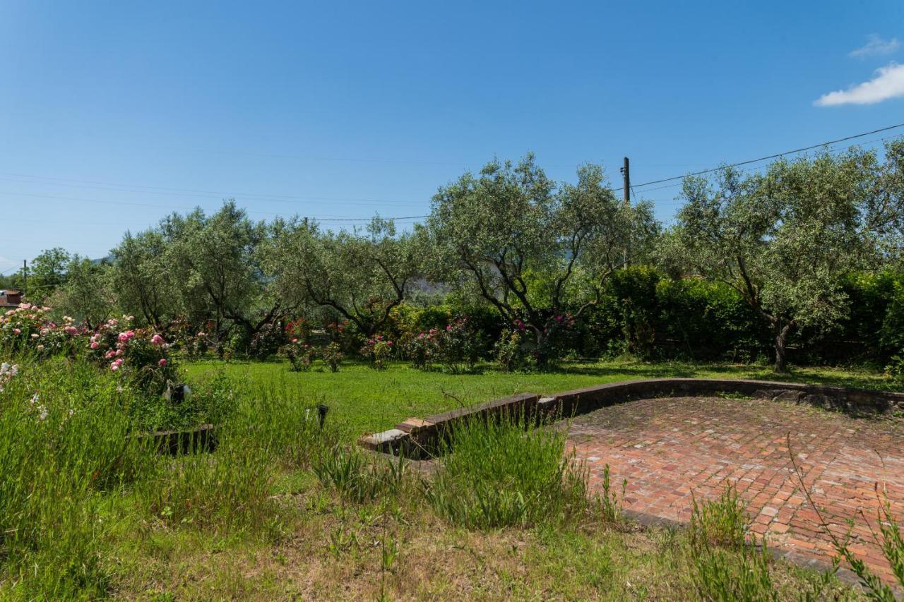 Locanda La Valle Castelnuovo Magra Exterior foto